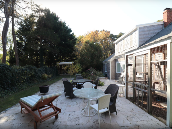 Spacious 9-Bedroom Family Home Near Red river Beach - Perfect for Your Vacation